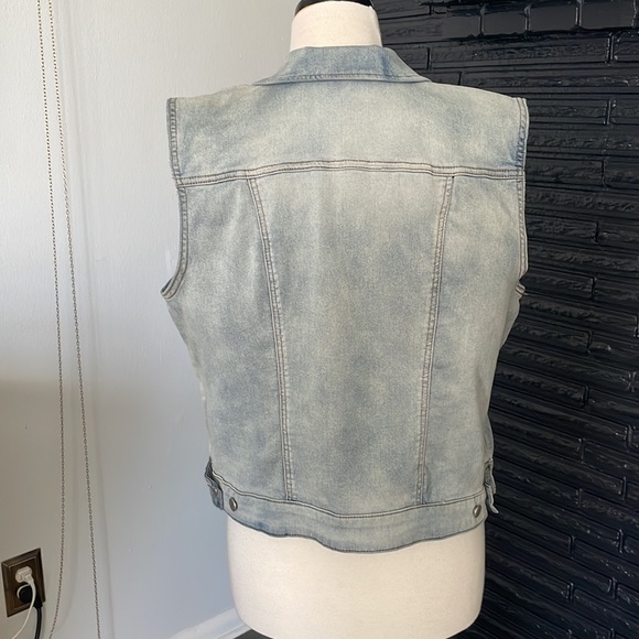 Tribal Jean - Lightweight and roomy jean jacket.  NWOT - Picture 6 of 9